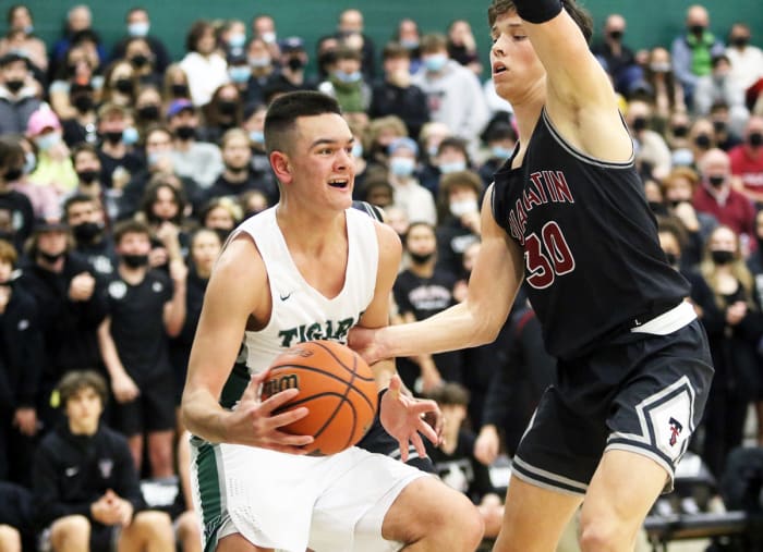 Tualatin.Tigard.boys-basketball.Dan-Brood.4